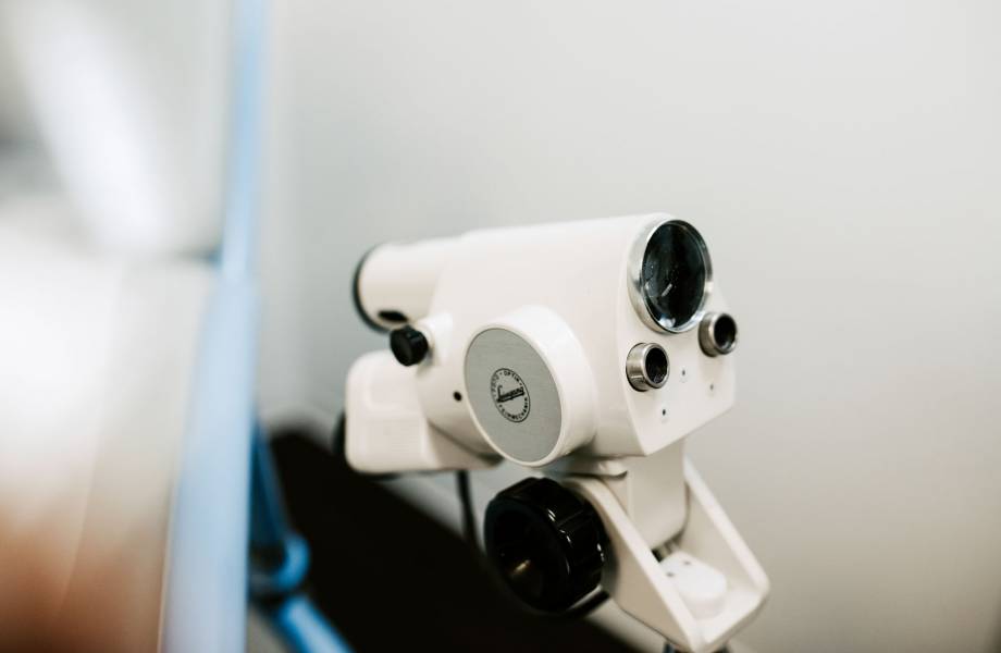 Dr. med. Eyla Steinhart-Lahdo beim Ultraschallen